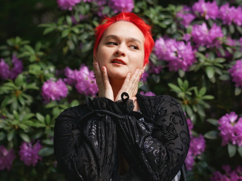 Angela Small SInginf Friend Krinie